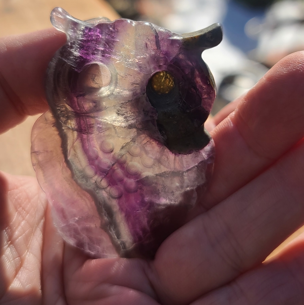 Purple fluorite owl crystal talisman - Picture 3 of 4